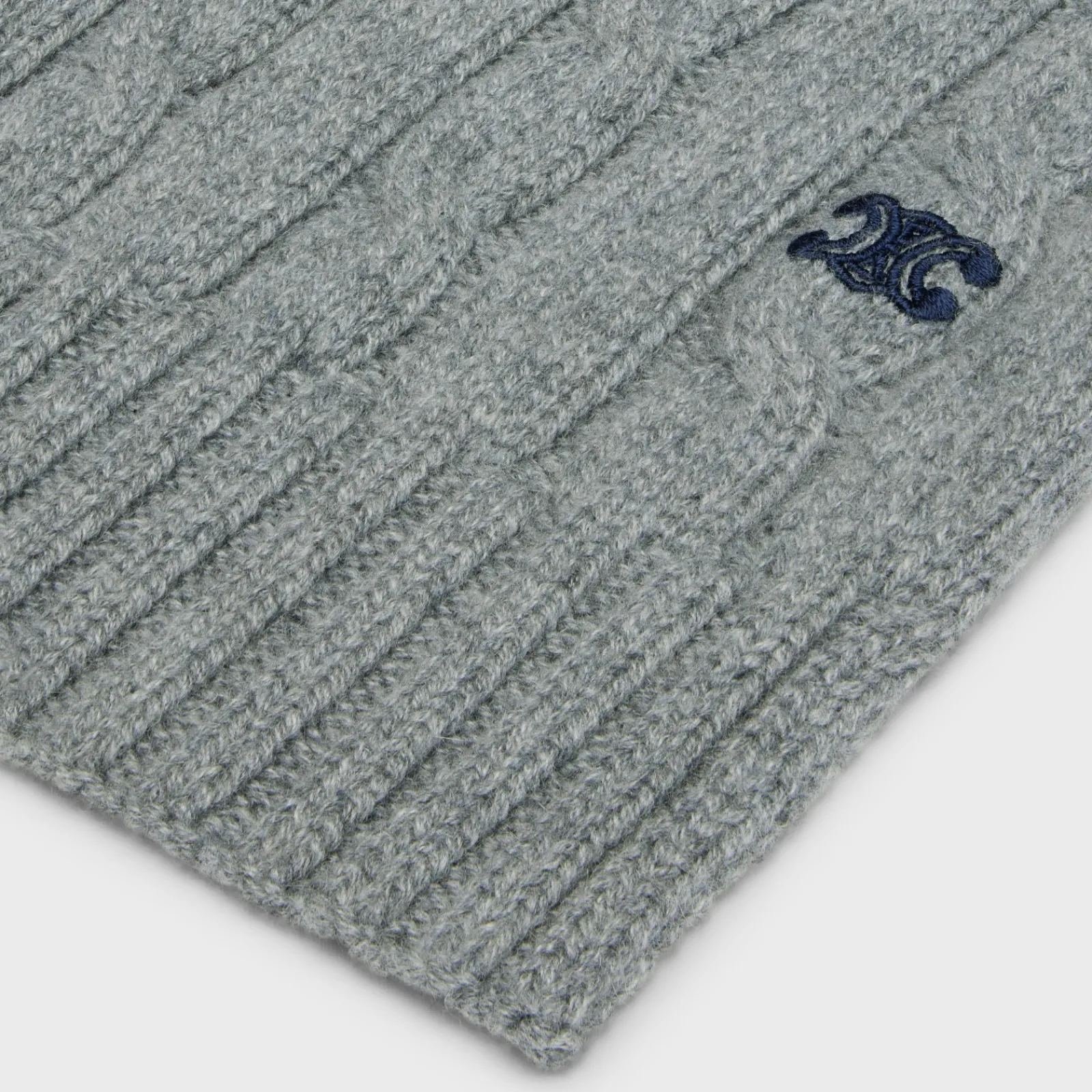 Online cable-knit triomphe scarf in cashmere Hats And Soft Accessories