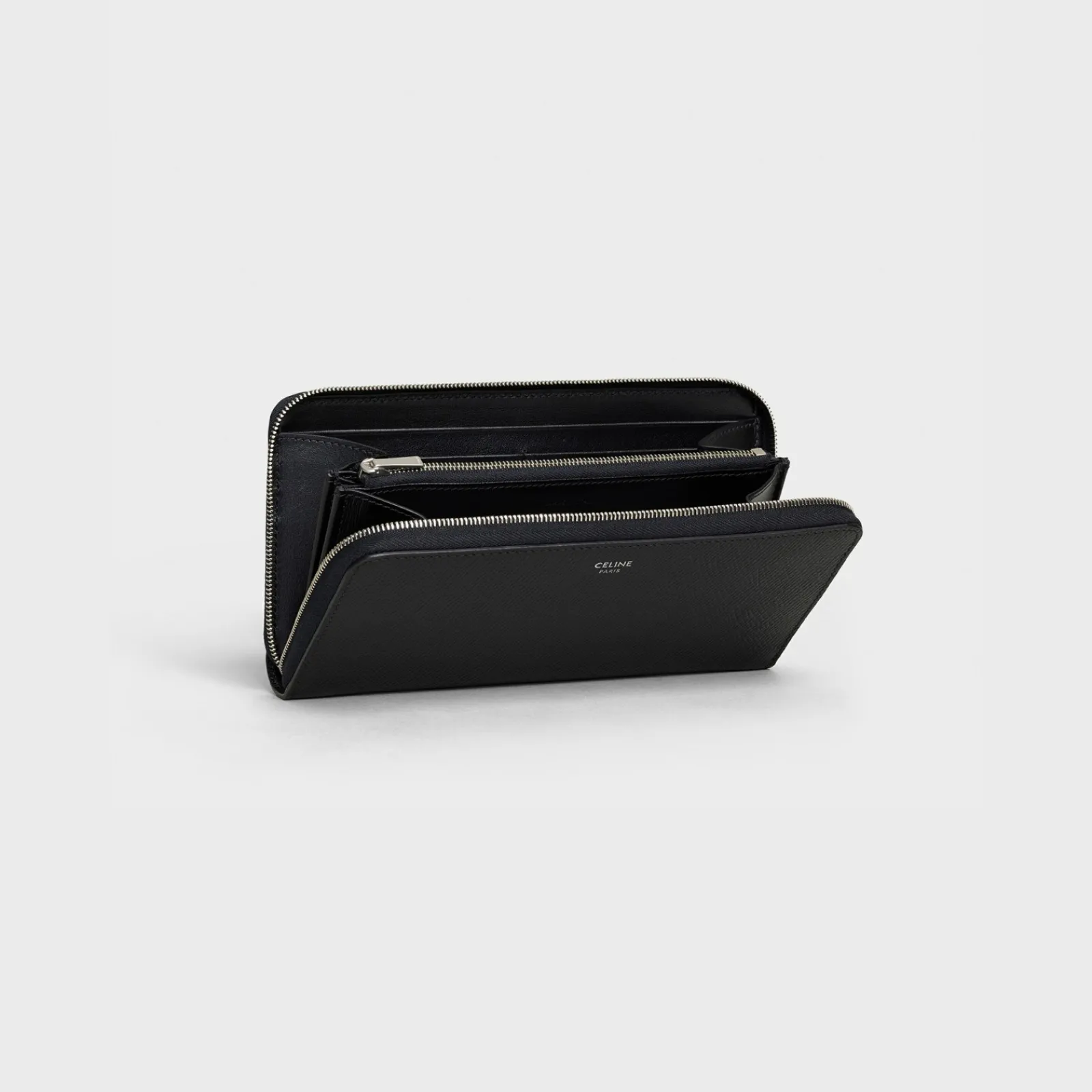 Online Large zipped wallet in Grained calfskin Essentials | Categories·Allets