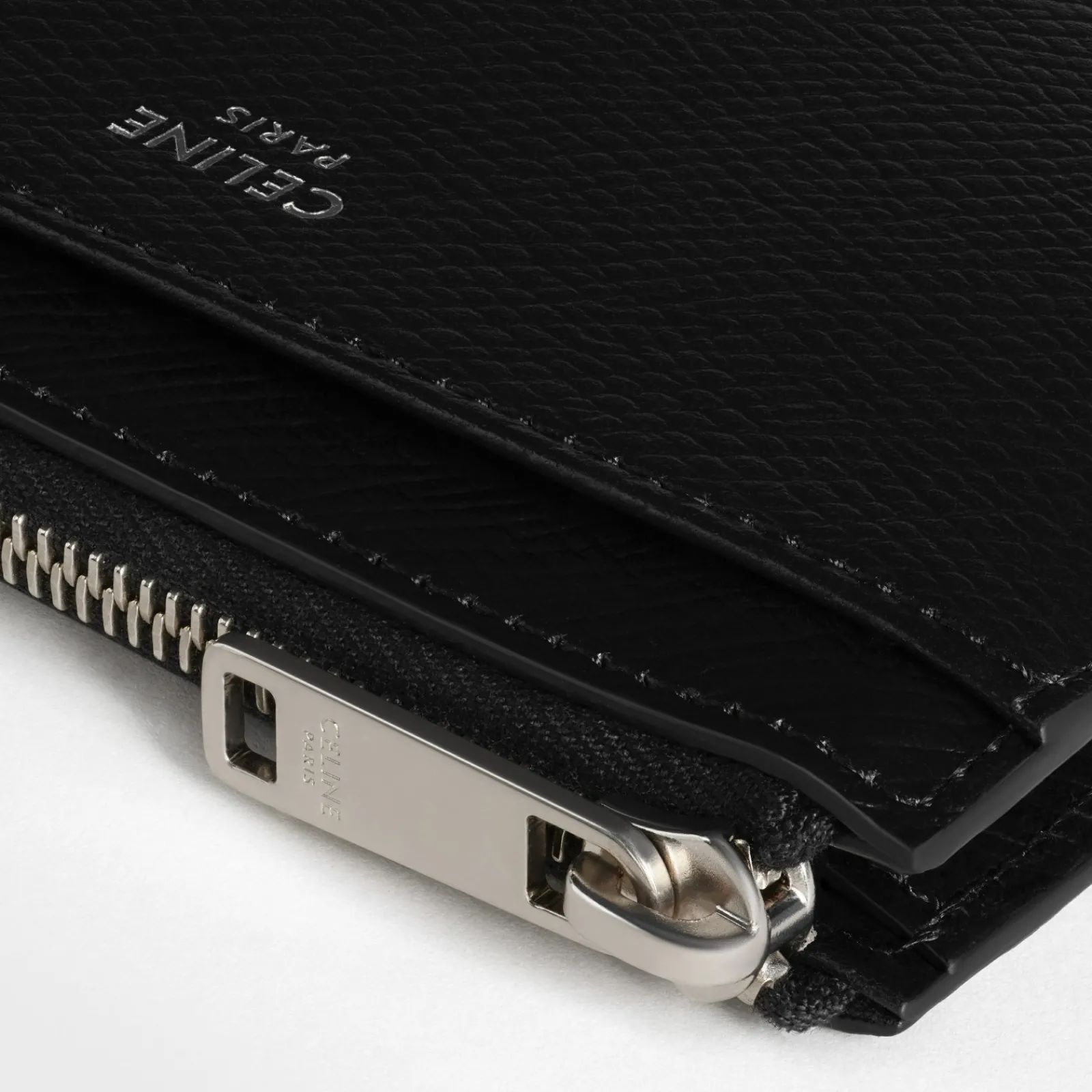 Clearance Zipped Card Holder in Grained Calfskin Essentials | Categories·Oin And Card Holders