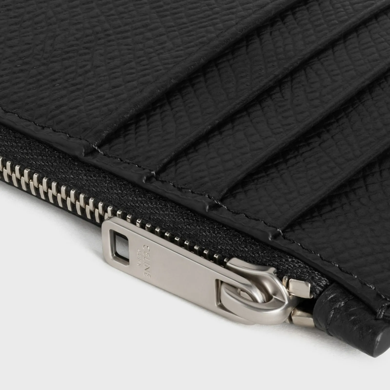 New Zipped compact card holder in Grained calfskin Essentials | Categories·Oin And Card Holders